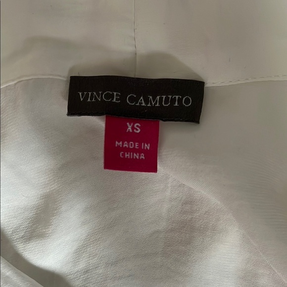 Vince Camuto White Flowy V Neck Sleeveless Blouse - Size XS - Picture 2 of 15